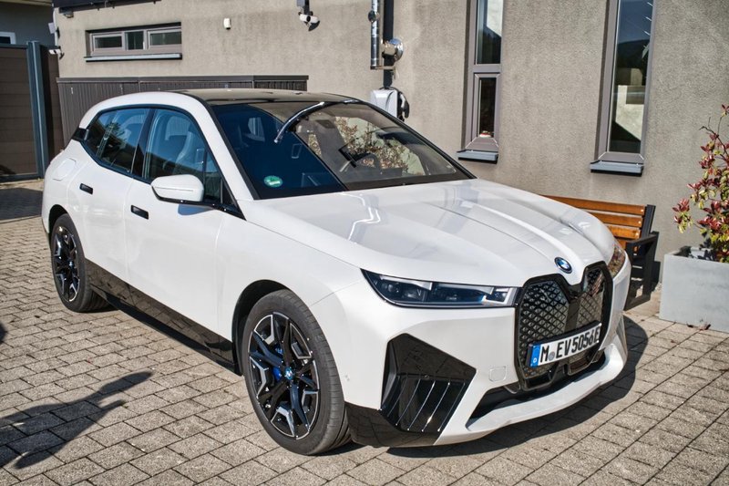 BMW iX 40 xDrive Sport Panorama*Laserlicht* gebraucht kaufen in Wedel ...